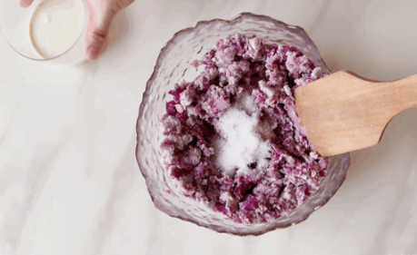 喜歡芋泥喜歡奶茶的看過來,不能錯(cuò)過的芋泥焦糖奶茶和芋泥蛋糕卷